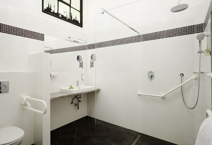 اتاق کلاسیک سه تخته, Boutiquehotel Donauwalzer