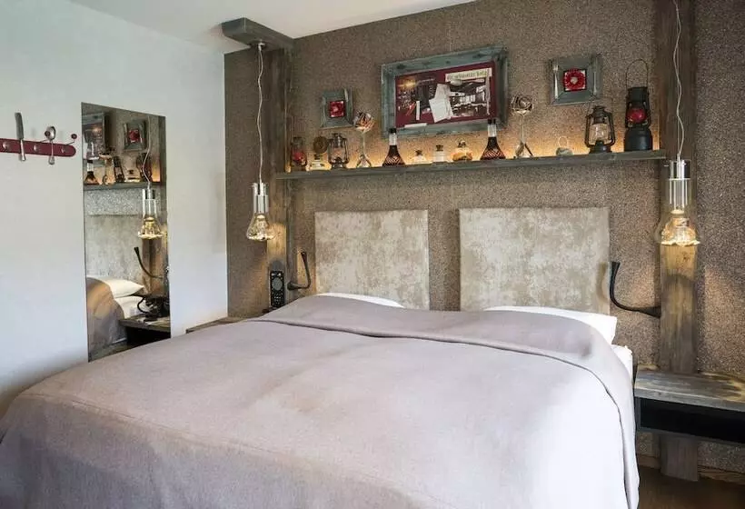 Deluxe room with river view, Boutique Hotel Im Auracher Löchl