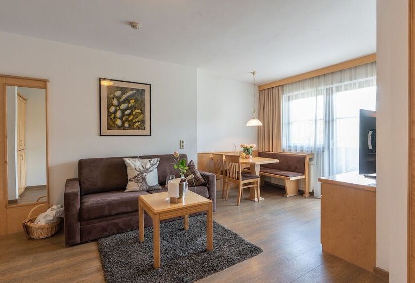 Апартаменты 2 Спальни с Балконом, Central