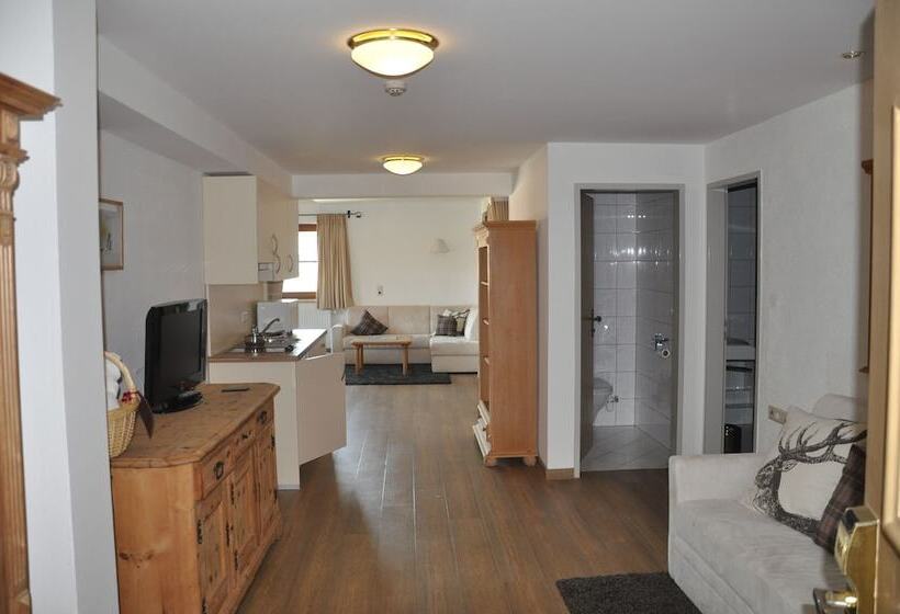 Апартаменты 1 Спальня с Балконом, Central