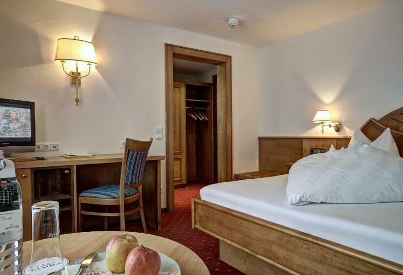 标准单人间, Gemma  Adults Only