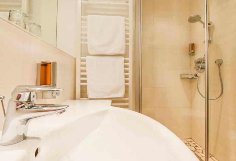 غرفة قياسية, Grüner Baum