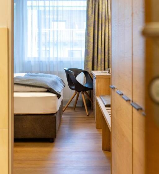 غرفة قياسية, Grüner Baum