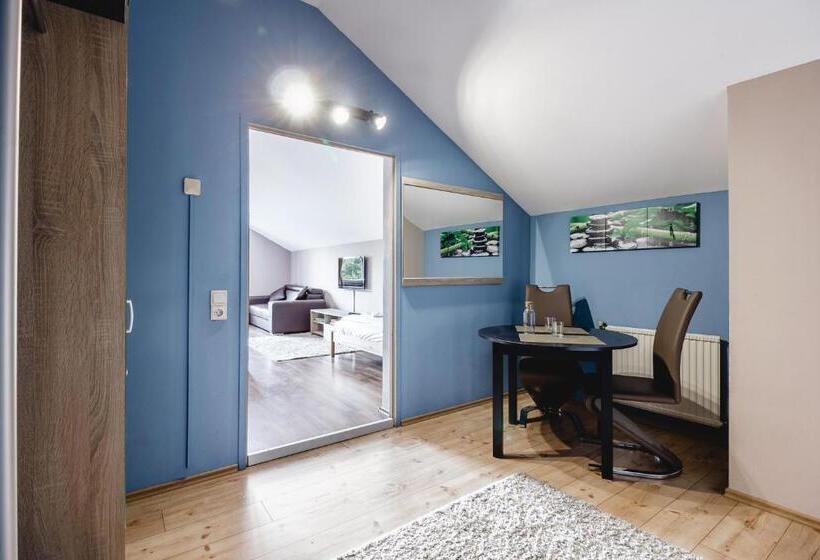 Junior Suite, Hoffinger