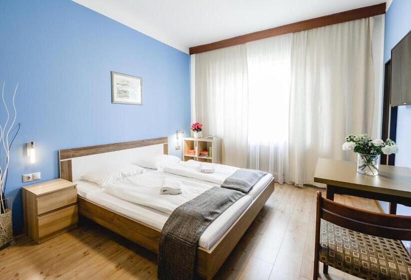 Junior Suite, Hoffinger