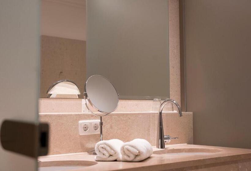 レイクビュースタンダードルーム, Hollweger