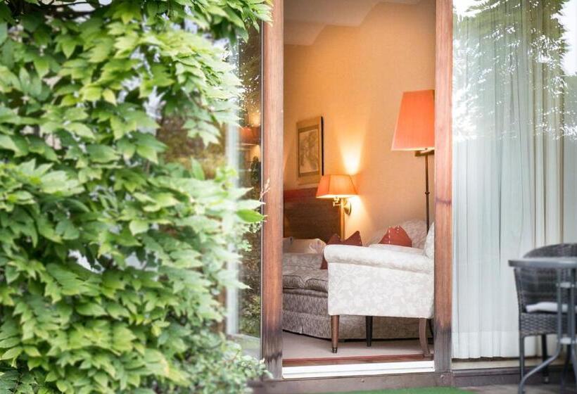 スーペリアールーム, Hollweger