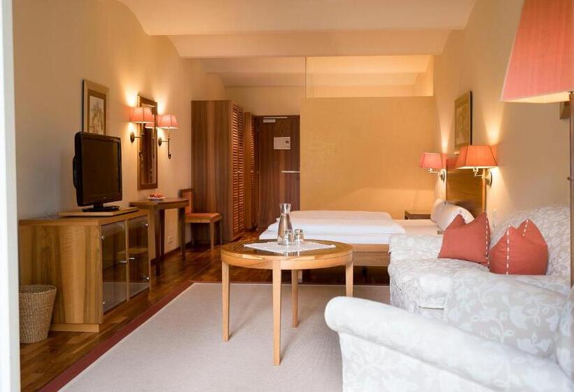 スーペリアールーム, Hollweger