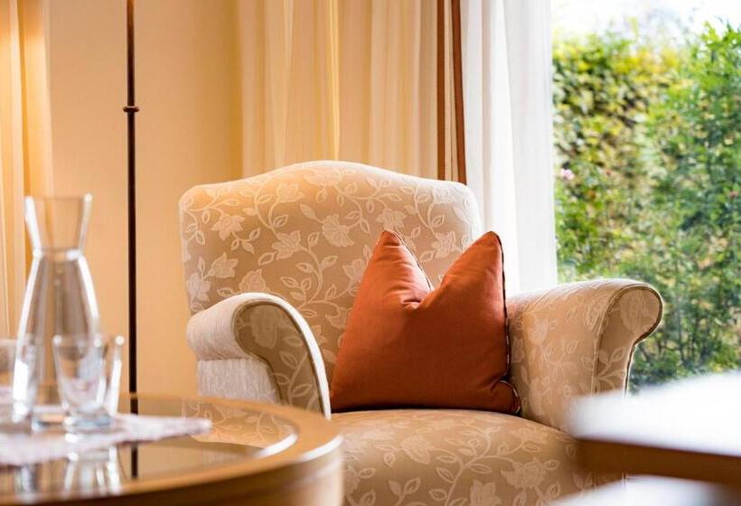 スーペリアールーム, Hollweger