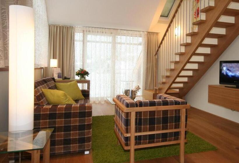 マウンテンビュースイート, Hollweger