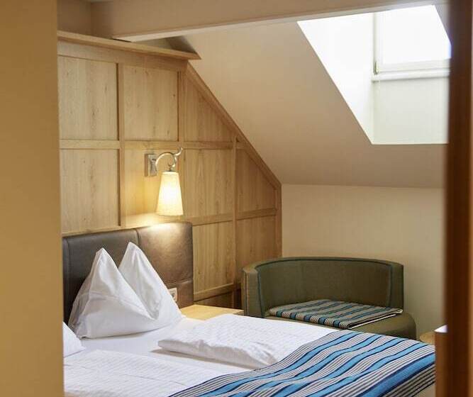 Habitaci�n Est�ndar Abuhardillada, Innsbruck