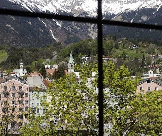 اتاق استاندارد یک نفره, Innsbruck