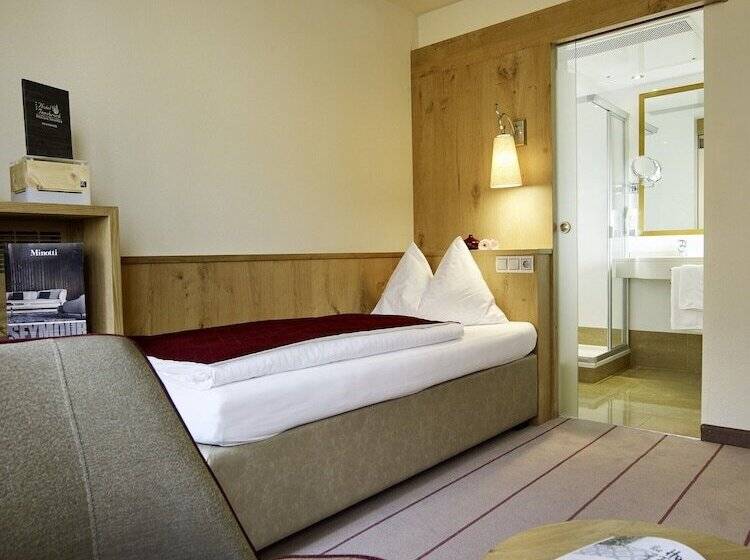 اتاق استاندارد یک نفره, Innsbruck