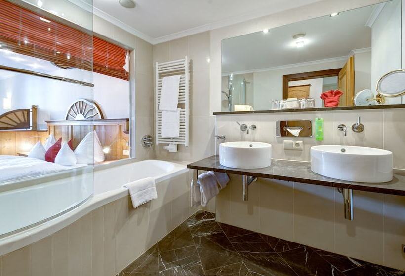 经典小型套房, Kendler