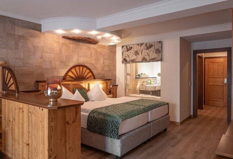 经典小型套房, Kendler