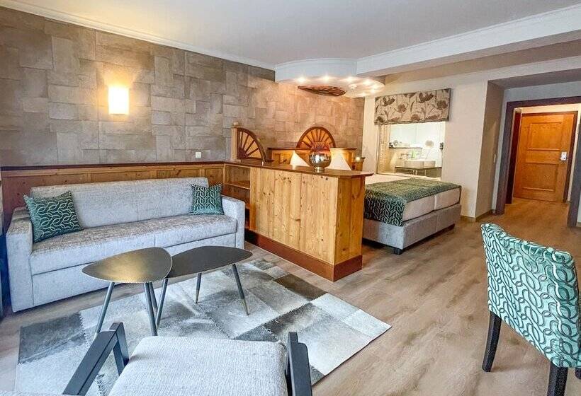 经典小型套房, Kendler