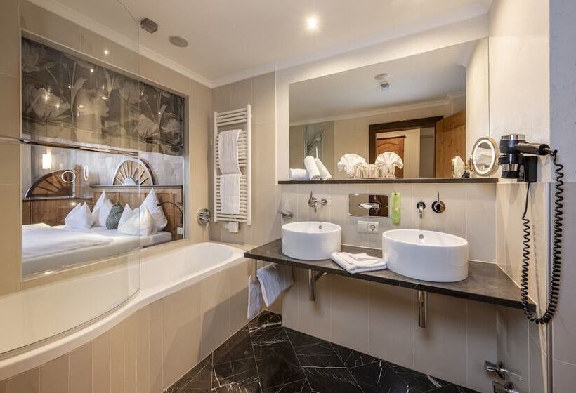 经典小型套房, Kendler