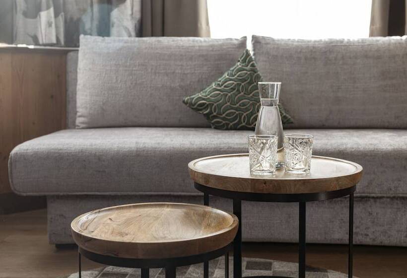 经典小型套房, Kendler