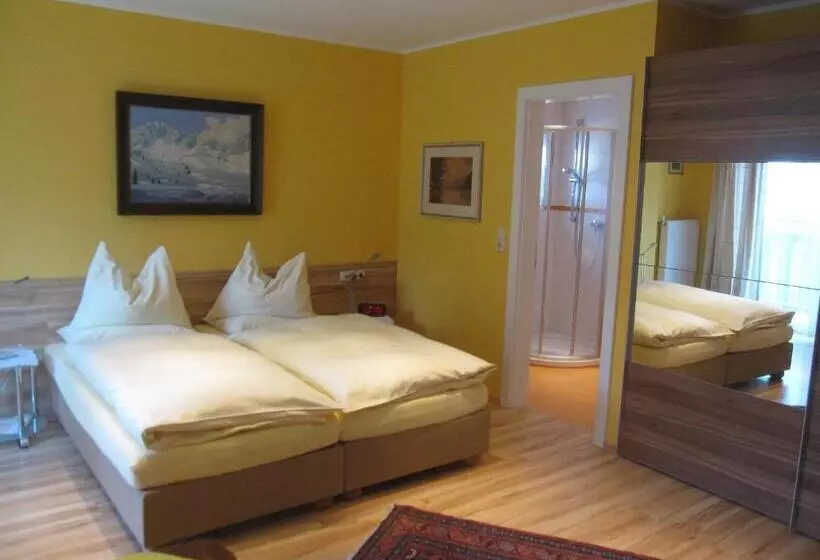 Standard-huone Parveke, Kur  Und Gästehaus Villa Anna