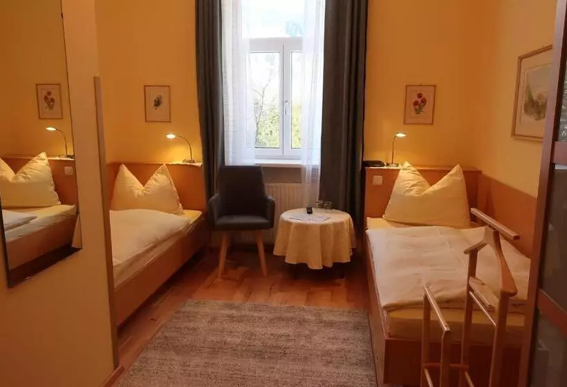 Economy Yhden Hengen Huone, Kur  Und Gästehaus Villa Anna