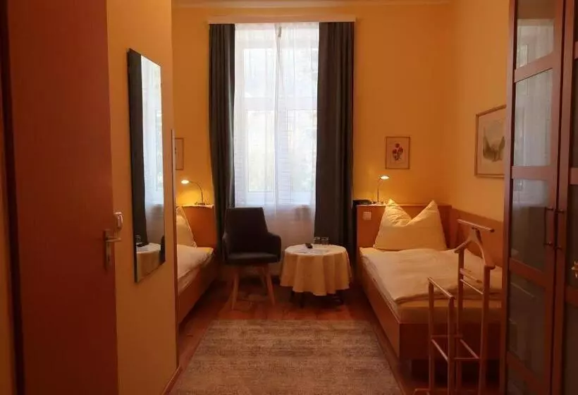 Economy Yhden Hengen Huone, Kur  Und Gästehaus Villa Anna