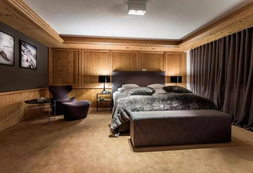 Quarto Comfort com Varanda, Madlein