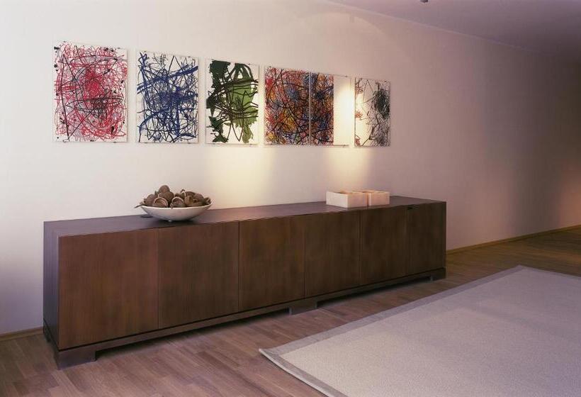 デラックスルーム, Madlein