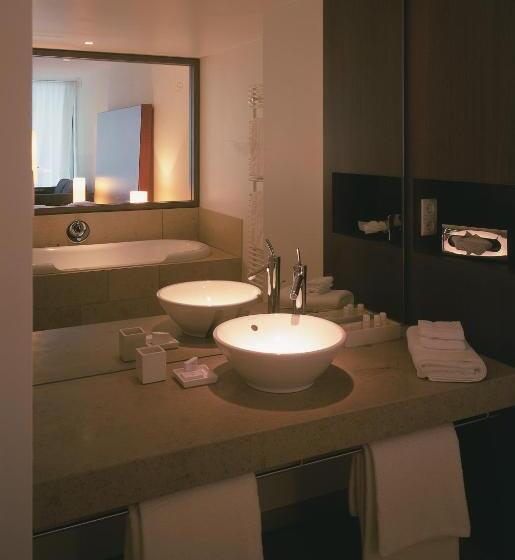 デラックスルーム, Madlein