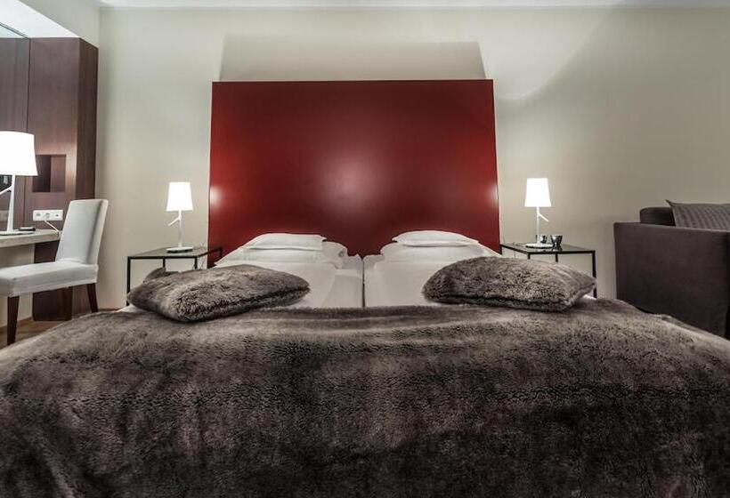 デラックスルーム, Madlein