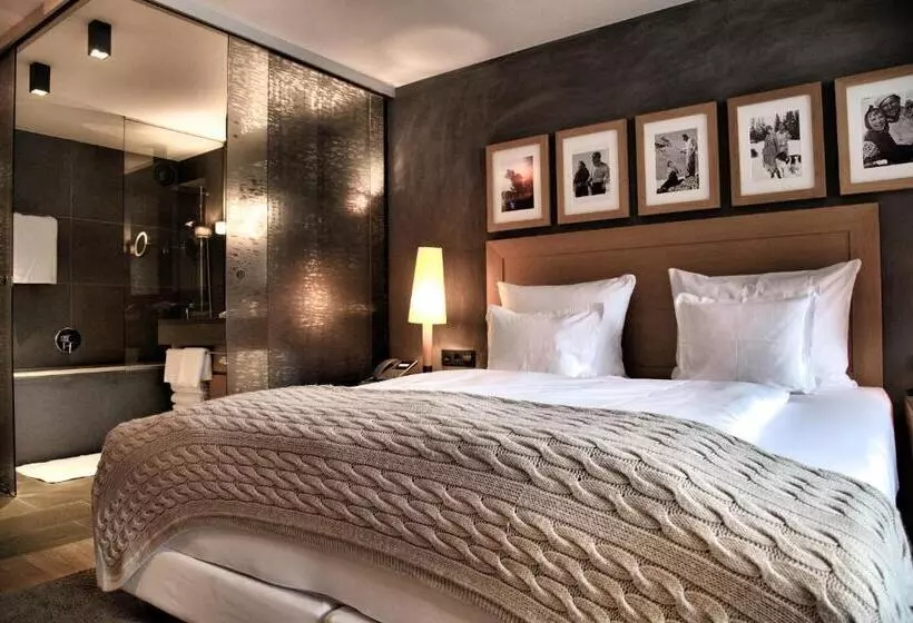 Quarto Quádruplo Deluxe, Madlein
