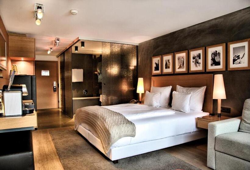 デラックスの４人部屋, Madlein