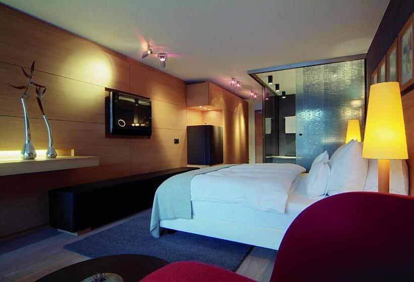 バルコニー付きスタンダードルーム, Madlein