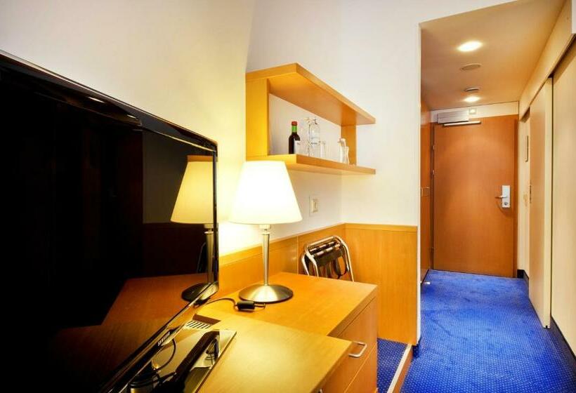 标准单人间, Strudlhof Vienna