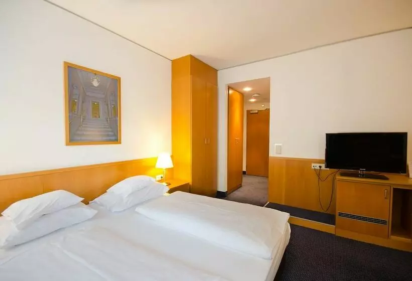 اتاق استاندارد, Strudlhof Vienna