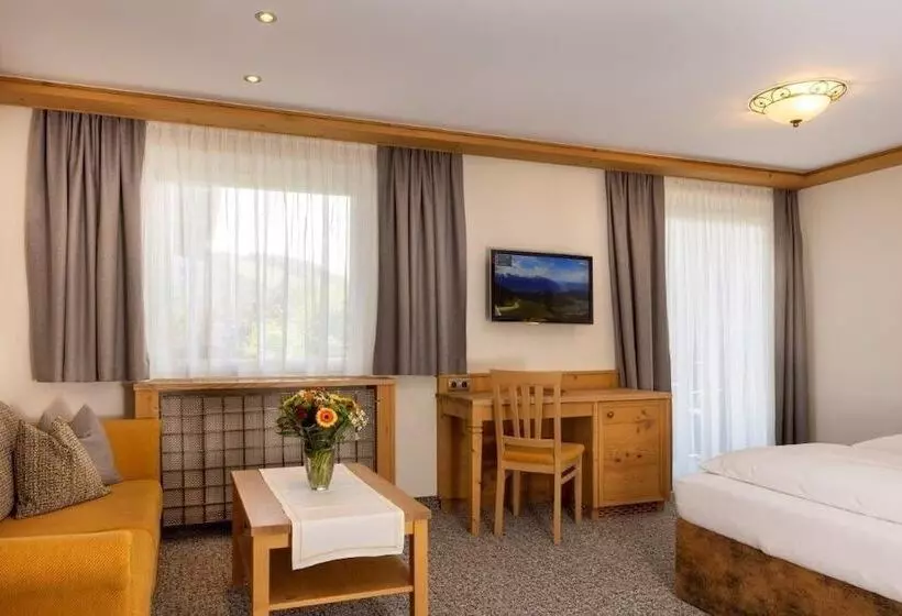 اتاق استاندارد با چشم‌انداز کوهستان, Parkhotel Seefeld