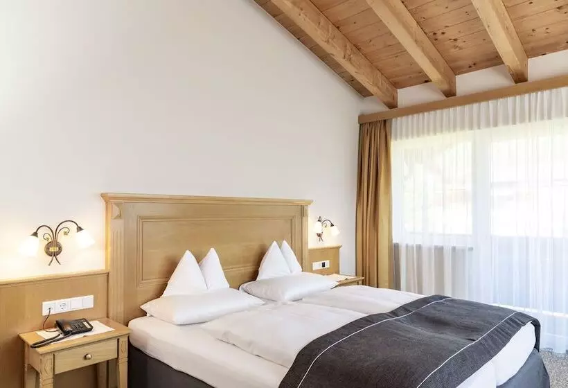 اتاق سوپریور با چشم‌انداز کوهستان, Parkhotel Seefeld