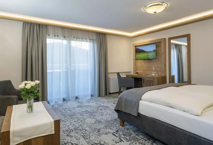 اتاق استاندارد با چشم‌انداز کوهستان, Parkhotel Seefeld