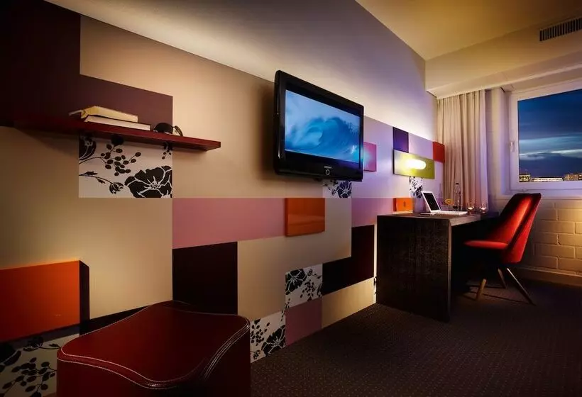سوییت جونیور, Max Brown Hotel 5th District, Part Of Sircle Collection   Formerly Pentahotel Vienna