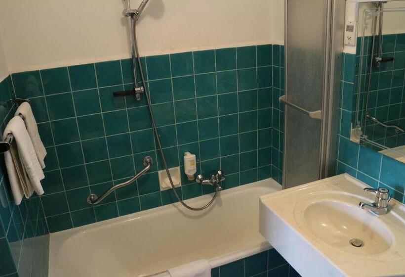 غرفة قياسية, Post Karlon