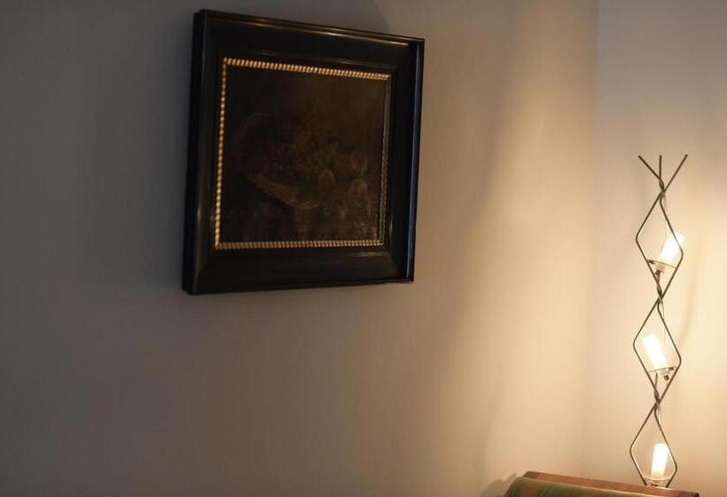 جناح مزود بجاكوزى, Post Karlon