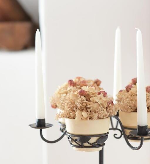 جناح مطلّ علي الجبل, Post Karlon