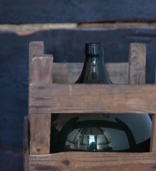 جناح مطلّ علي الجبل, Post Karlon