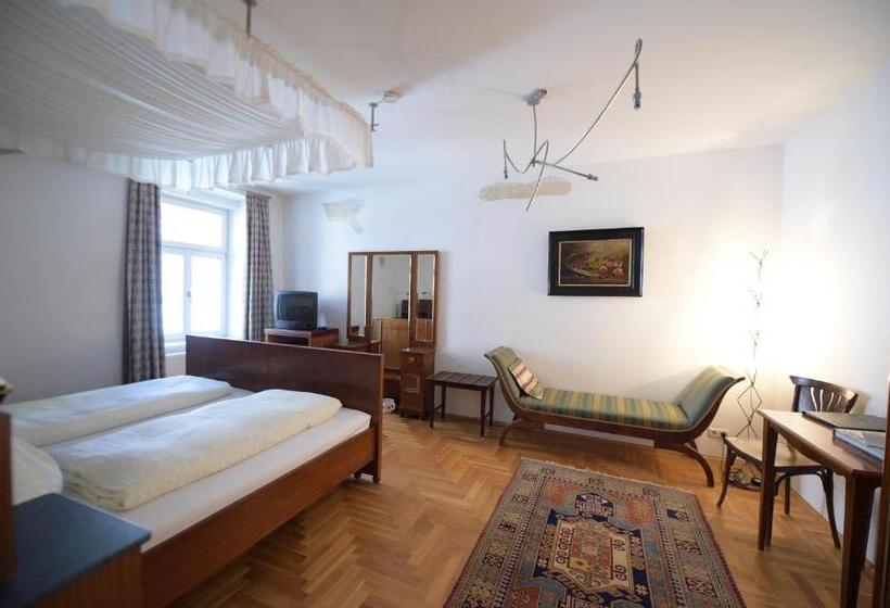 جناح مزود بجاكوزى, Post Karlon