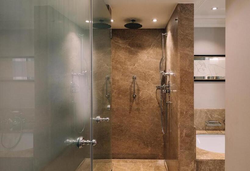 Deluxe room with river view, Sacher Salzburg