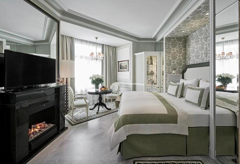 Junior suite with river view, Sacher Salzburg