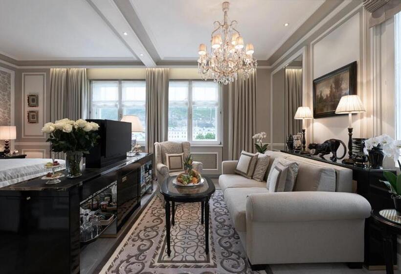 سوئیت با چشم‌انداز رودخانه, Sacher Salzburg