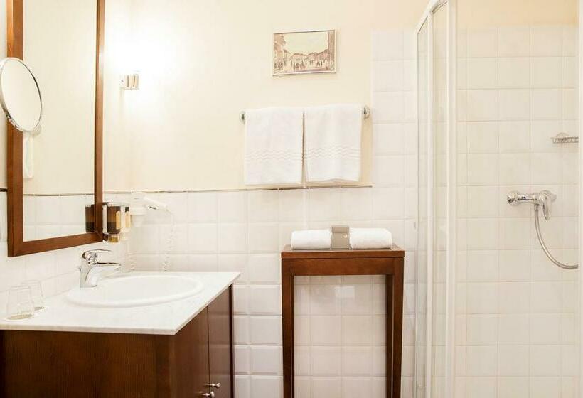 Номер Superior, Sandwirth