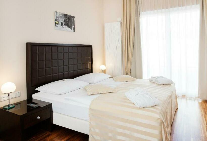 Люкс с Балконом, Sandwirth