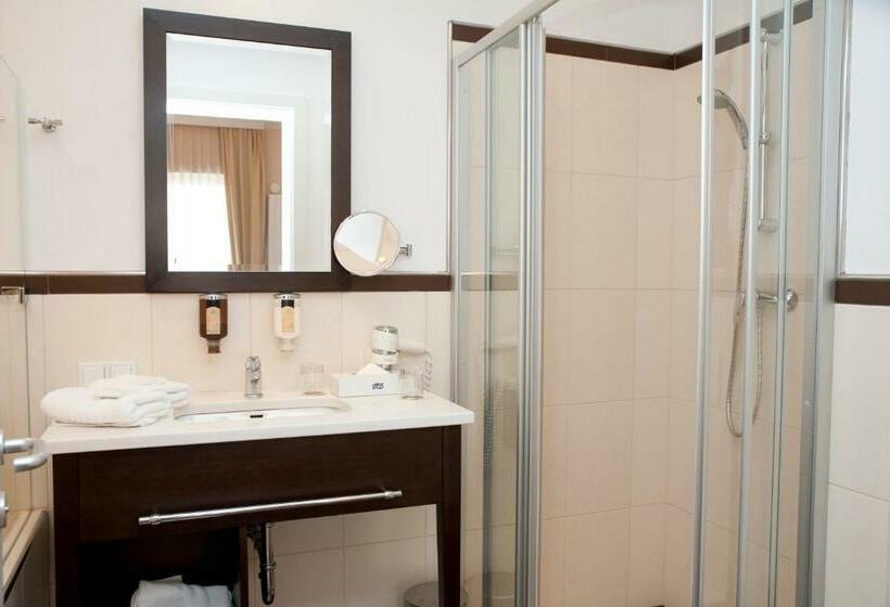 Люкс с Балконом, Sandwirth