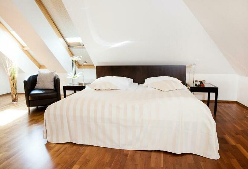 Апартаменты 1 Спальня, Sandwirth